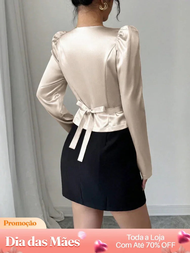 Blusa Cropped de Cetim com Botões e Mangas Bufantes Blusa Cropped Alfaiataria Estampada com Botões