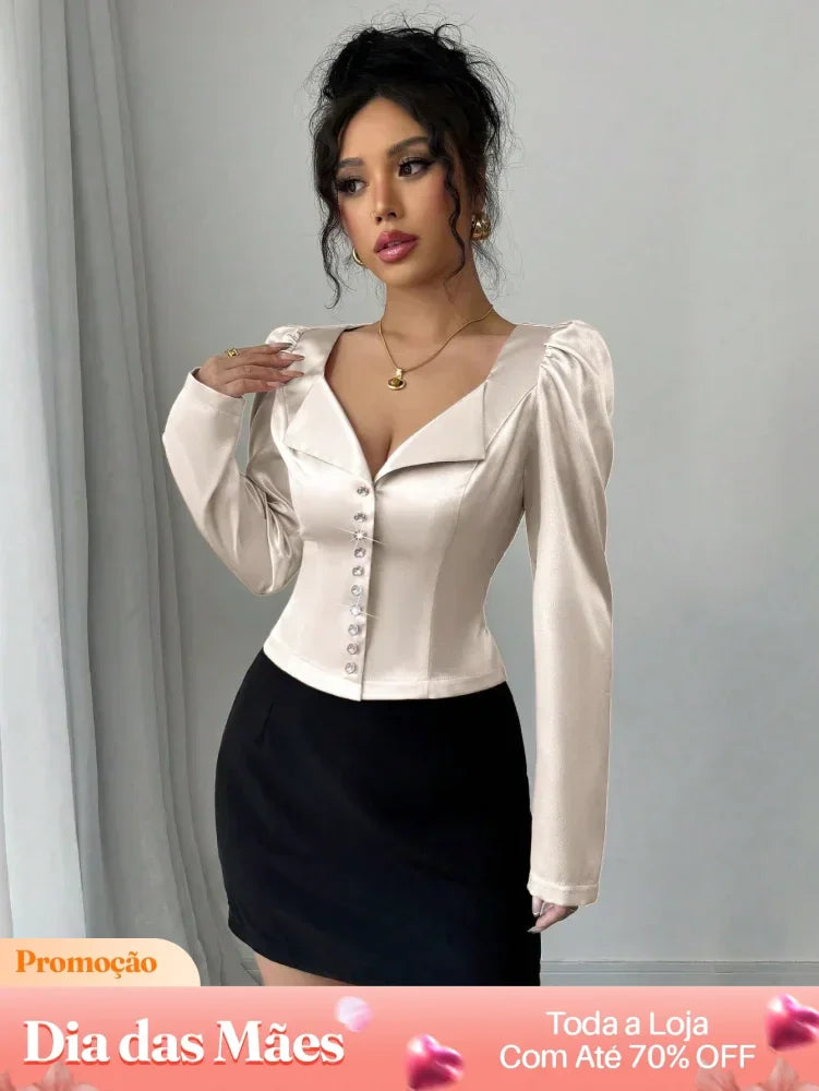 Blusa Cropped de Cetim com Botões e Mangas Bufantes Blusa Cropped Alfaiataria Estampada com Botões