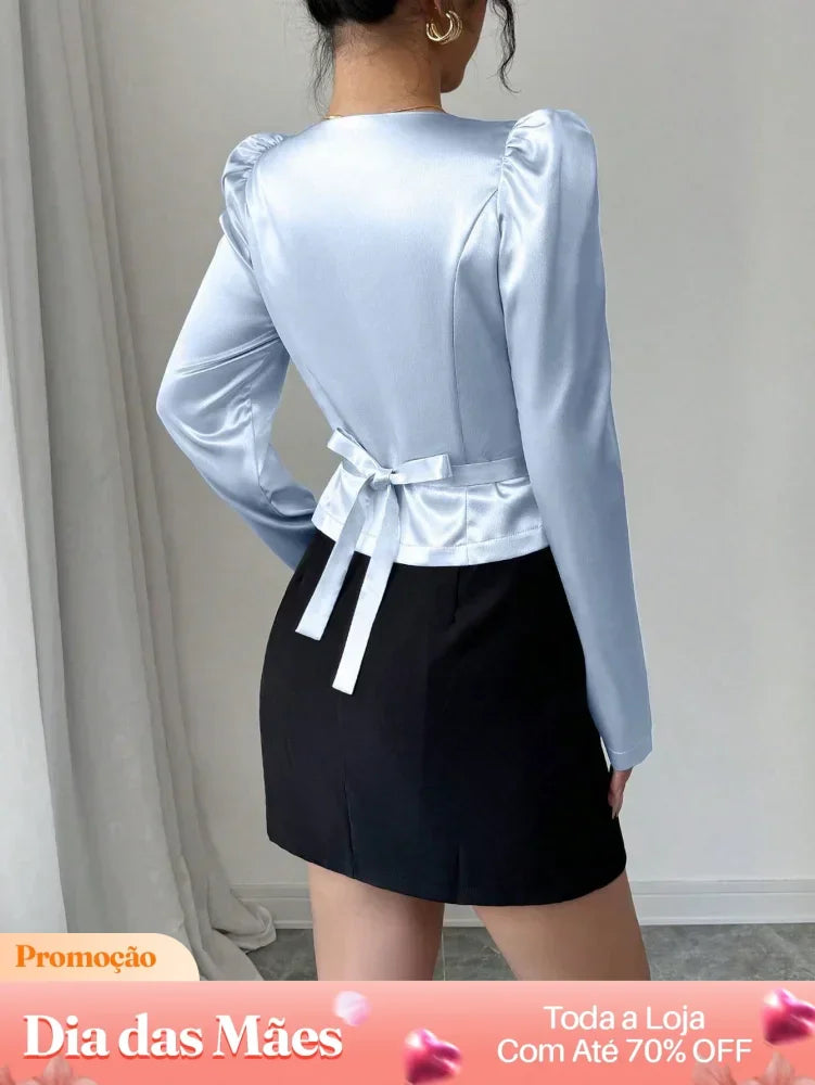 Blusa Cropped de Cetim com Botões e Mangas Bufantes Blusa Cropped Alfaiataria Estampada com Botões