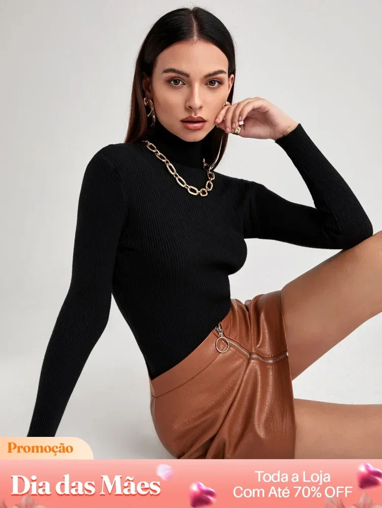 Blusa Social Canelada com Gola Alta e Manga Longa Blusa Social Canelada com Gola Alta e Manga Longa